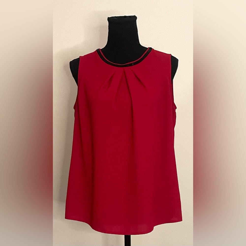 Nine West-‎ Red tank top with black sequence detailing on the neckline Size M